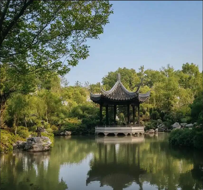 福建笔趣餐饮有限公司